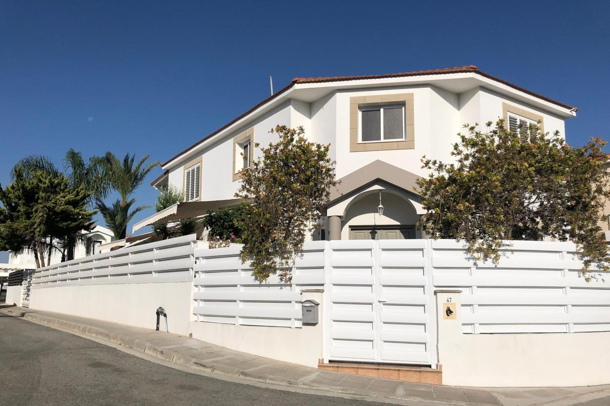 Villa Andy-350 M From The Beach Larnaca Exterior photo